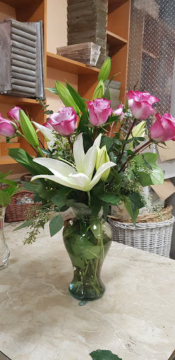 Florist «Canoga Park Florist», reviews and photos, 7144 Owensmouth Ave, Canoga Park, CA 91303, USA
