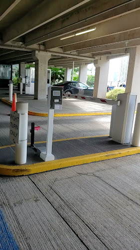 Queen's Medical Center POB 2 Parking Garage - Honolulu