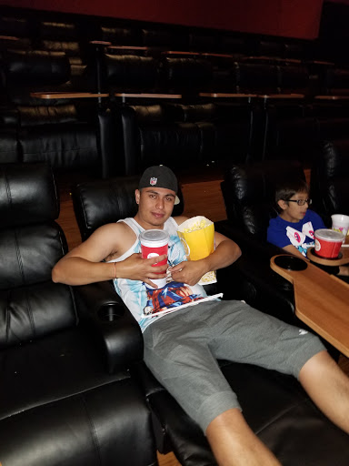 Movie Theater «Regal Cinemas Dulles Town Center 10», reviews and photos, 21100 Dulles Town Cir #203, Sterling, VA 20166, USA