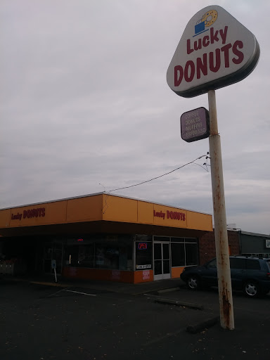 Donut Shop «Lucky Donuts», reviews and photos, 140 SW 152nd St, Seattle, WA 98166, USA