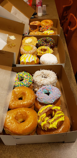 Donut Shop «Avon Donuts Inc», reviews and photos, 45324 Woodward Ave, Pontiac, MI 48341, USA