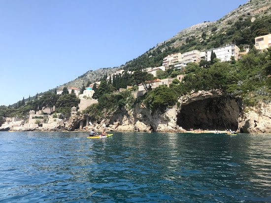Betina Cave beach