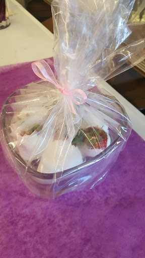 Florist «Crystals Flower and Gift Shop», reviews and photos, 4313 Nannie Helen Burroughs Ave NE, Washington, DC 20019, USA