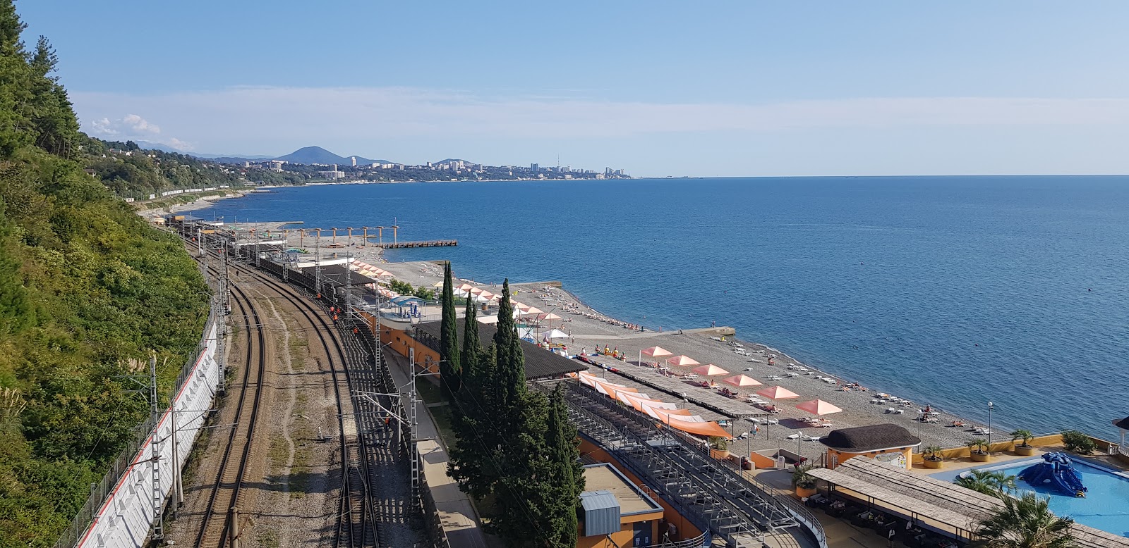 Fotografija Dagomys beach z turkizna voda površino