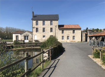 Moulin de Chaussac : Location salle de réception, appartements en bord de sèvre proche Puy du Fou, activité diverse en Vendée à Saint-Laurent-sur-Sèvre (Vendée 85)