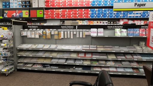 Office Supply Store «Staples», reviews and photos, 2950 Belcrest Center Dr, Hyattsville, MD 20782, USA