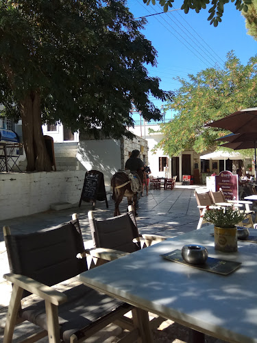 Σχόλια και κριτικές για το Asmari Cafe