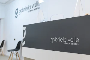 Gabriela Valle Clínica Dental image
