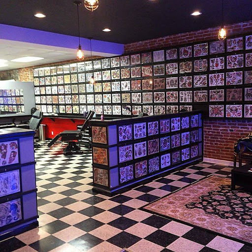 Tattoo Shop «Alton Tattoo Company», reviews and photos, 2514 College Ave, Alton, IL 62002, USA