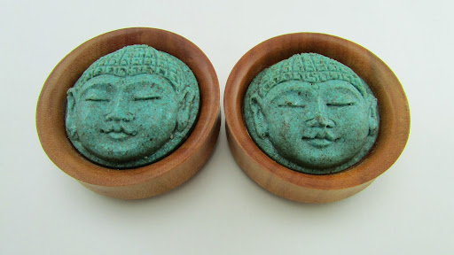 Explore death before dishonor tattoo ideas, creative tattoo ideas in Fort Smith, available at Hanging City Body Modification