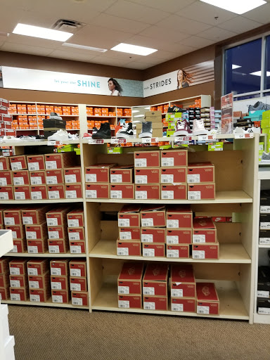 Shoe Store «Famous Footwear», reviews and photos, 16490 N Marketplace Blvd, Nampa, ID 83687, USA