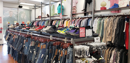 Clothing Store «Uptown Cheapskate», reviews and photos, 929 E Commercial Blvd, Oakland Park, FL 33334, USA