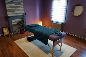 Mass n relax - Massages bien-être et sportif, Deep tissue, Chi nei tsang et réflexologie plantaire image