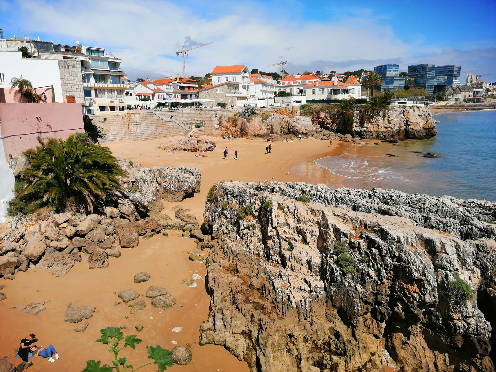 Praia da Rainha'in fotoğrafı geniş ile birlikte