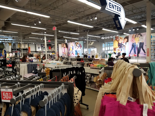 Clothing Store «Old Navy», reviews and photos, 36698 Bayside Outlet Dr, Rehoboth Beach, DE 19971, USA