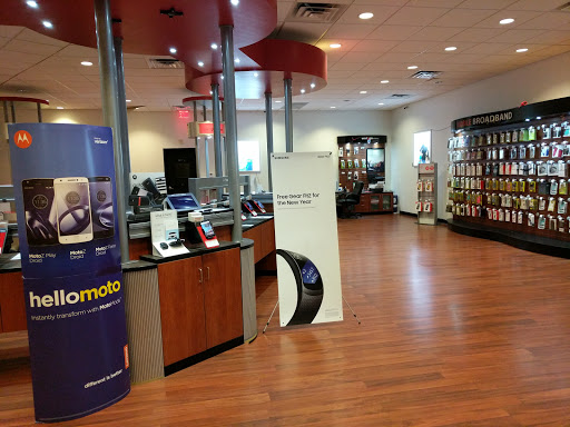 Miami Gardens Verizon Wireless, 18355 NW 57th Ave #104, Miami Gardens, FL 33055, USA, 