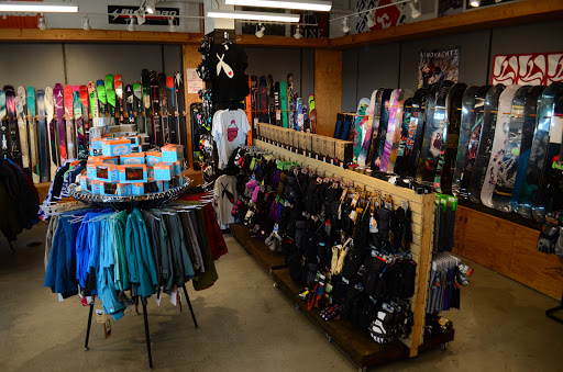 Ski Shop «Vertical Drop», reviews and photos, 110 S 2nd St j, Loveland, OH 45140, USA