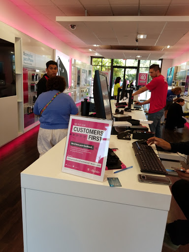 Cell Phone Store «T-Mobile», reviews and photos, 490 El Camino Real #130, Redwood City, CA 94062, USA