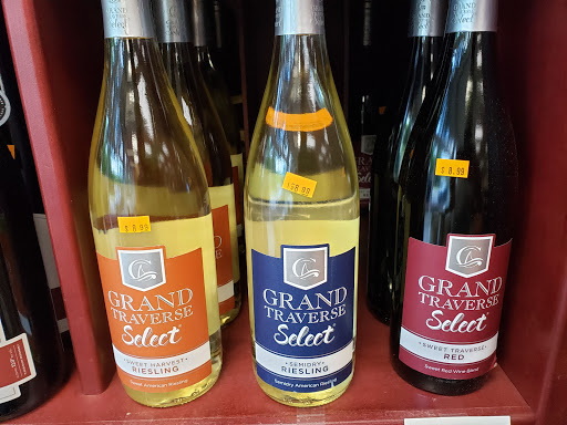 Wine Store «Woods Wholesale Wine», reviews and photos, 20787 Mack Ave, Grosse Pointe, MI 48236, USA
