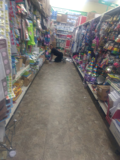 Dollar Store «Dollar Tree», reviews and photos, 1350 S Park Victoria Dr #10, Milpitas, CA 95035, USA