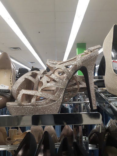 Thrift Store «Goodwill Store & Donation Center», reviews and photos, 121 Rohrerstown Rd, Lancaster, PA 17603, USA