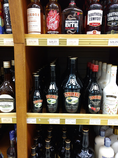 Liquor Store «Shelton Liquor & Wine», reviews and photos, 330 W Railroad Ave, Shelton, WA 98584, USA