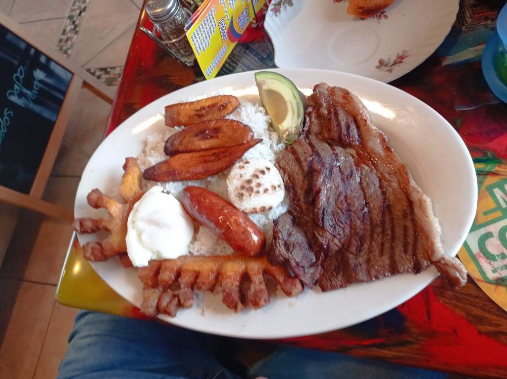 La Calenita Restaurant & Bakery 07208