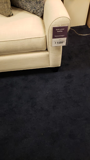 Furniture Store «Raymour & Flanigan Furniture and Mattress Store», reviews and photos, 895 E Gate Blvd, Garden City, NY 11530, USA