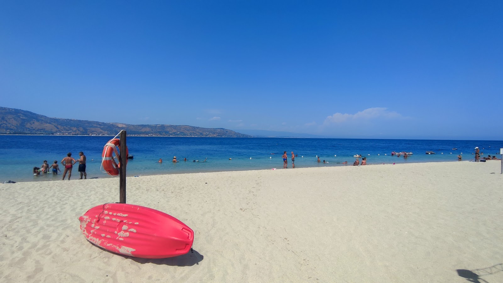 Foto von Soverato Strand - beliebter Ort unter Entspannungskennern