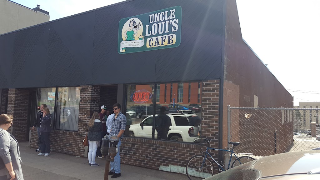 Uncle Loui's Cafe 55805