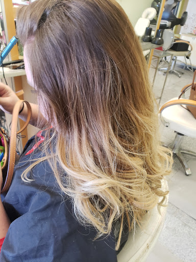 Beauty Salon «De Rouge Salon & Skincare», reviews and photos, 161 Gateway Dr, Winchester, VA 22603, USA