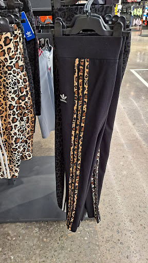 Shoe Store «Finish Line», reviews and photos, 1105 Southlake Cir, Morrow, GA 30260, USA