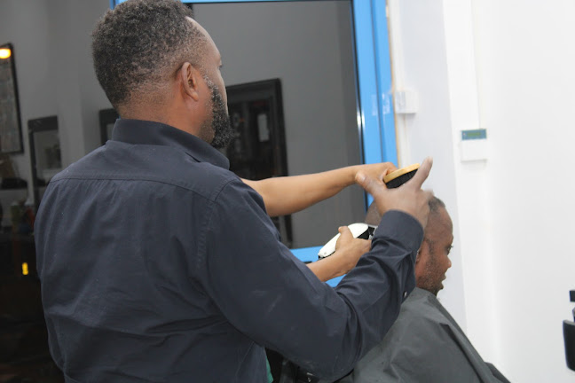 Comments and reviews of RAYZ BARBER SHOP