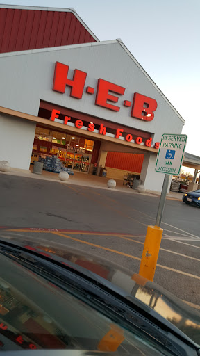 Grocery Store «H-E-B Grocery», reviews and photos, 225 I-35, Pearsall, TX 78061, USA