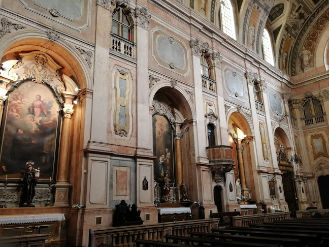 Avaliações doIgreja de Nossa Senhora da Encarnação em Lisboa - Igreja