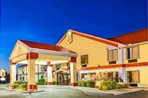 Super 8 by Wyndham Morristown/South image