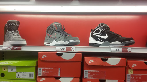 Shoe Store «Famous Footwear», reviews and photos, 505-507 W 49th St, Hialeah, FL 33012, USA