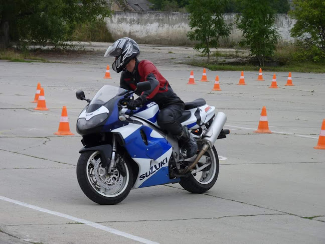 Szent Kristóf Autós-, Motorosiskola - Esztergom