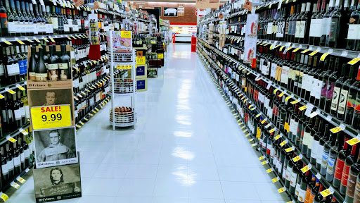 Grocery Store «Schnucks», reviews and photos, 200 N Vine St, Urbana, IL 61802, USA