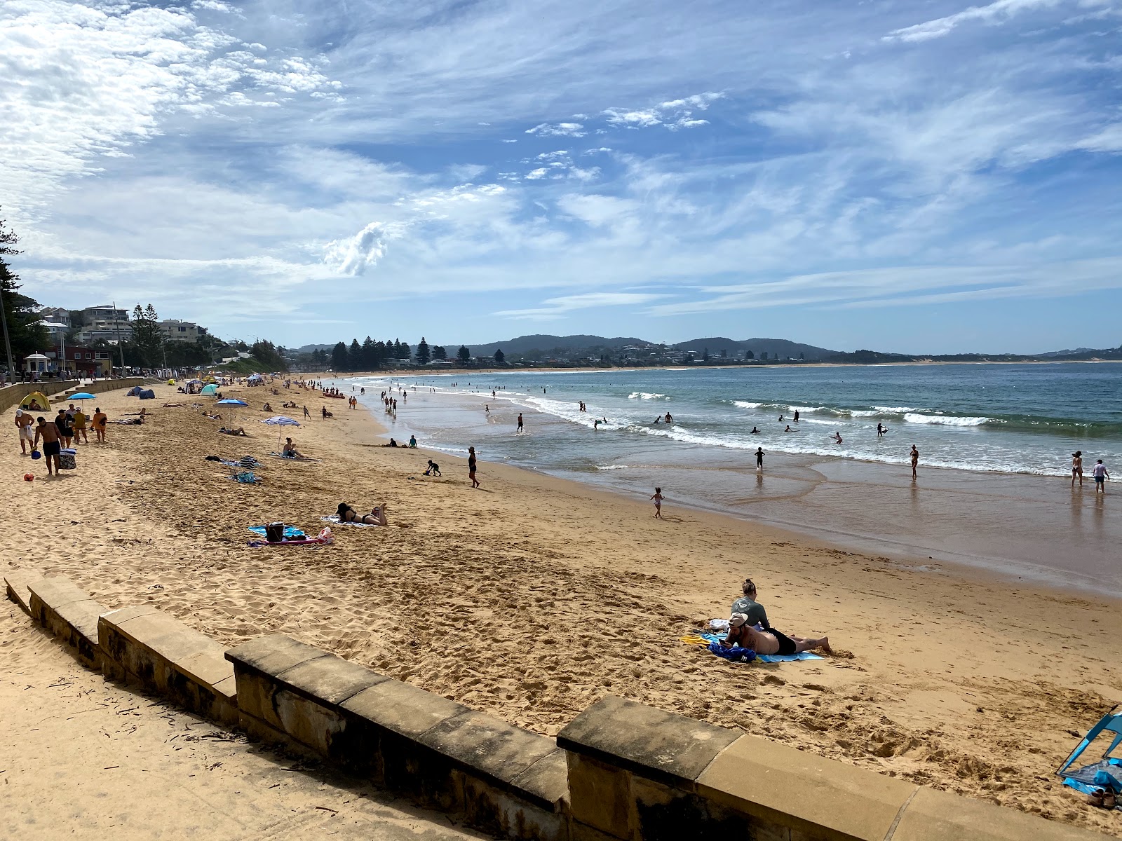 Foto de Terrigal Beach com areia brilhante superfície