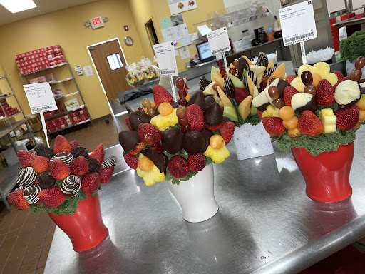 Gift Shop «Edible Arrangements», reviews and photos, 204 Main St, New Britain, CT 06051, USA