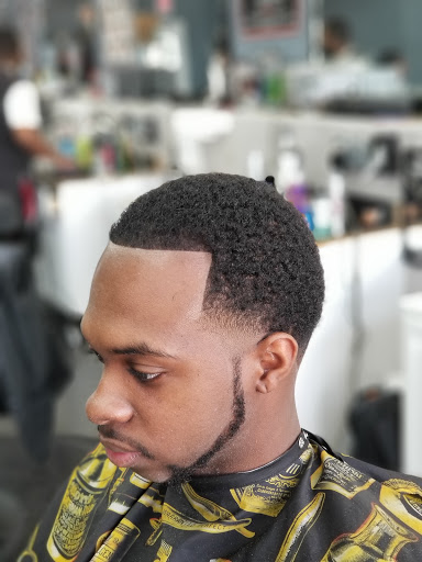 Barber Shop «Razor 1 Kutz Barbershop», reviews and photos, 7218 Montgomery Rd, Silverton, OH 45236, USA