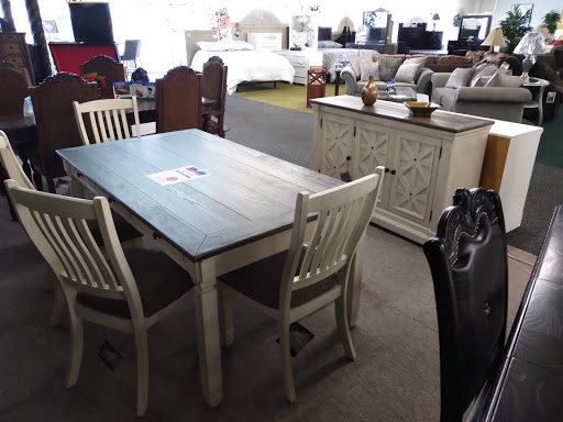 Furniture Store «Winner Furniture - Shively», reviews and photos, 2530 Dixie Hwy, Louisville, KY 40216, USA