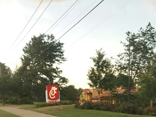 Fast Food Restaurant «Chick-fil-A», reviews and photos, 701 N Milwaukee Ave Ste 360, Vernon Hills, IL 60061, USA