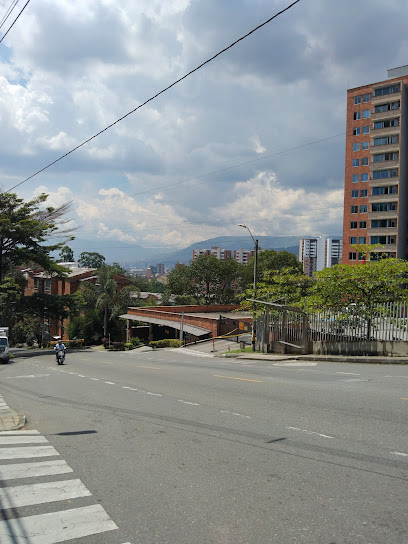 Urbanizacion Altos De Los Almendros