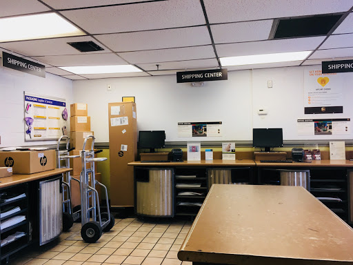 Logistics Service «UPS Customer Center», reviews and photos, 3101 N 29th Ave, Hollywood, FL 33020, USA