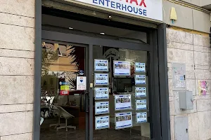 RE/MAX Enter House image