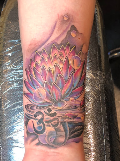 Tattoo Shop «Allied Ink Tattoos & Piercings», reviews and photos, 1415 Georgia St, Vallejo, CA 94590, USA