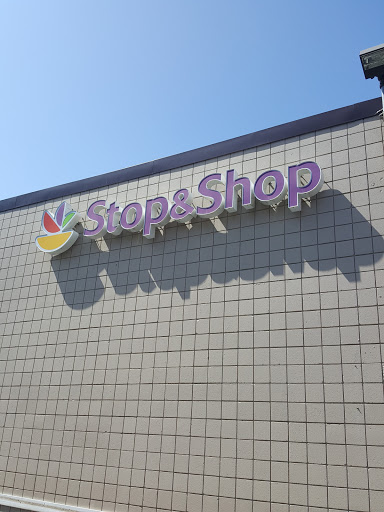 Grocery Store «Stop & Shop», reviews and photos, 713 E Broadway, South Boston, MA 02127, USA