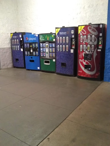 Department Store «Walmart Supercenter», reviews and photos, 9205 Gibsonton Dr, Gibsonton, FL 33534, USA